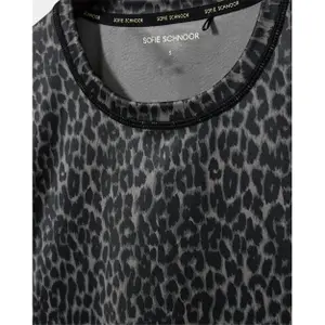 Women's T-shirt Sofie Schnoor Fiolaspo image-2