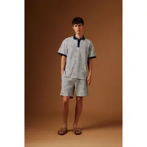 Short Solid Alann Uxton image-4