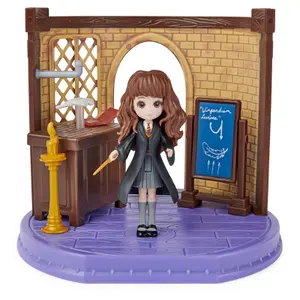 Figurine Spin Master Harry Potter Magic Enchantments Classroom + Hermione