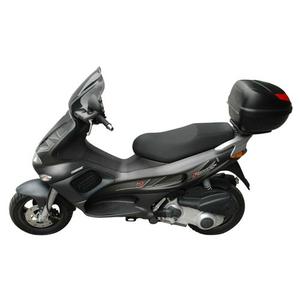 sr126-wspornik-gornej-czesci-obudowy-skutera-givi-monolock-gilera-runner-50-125-200-06-a-15-czarny-tu