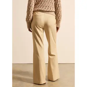 Γυναικεία υφασμένα παντελόνια Stefanel Flare Fit image-3