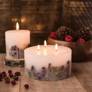 Duftkerze mit Muskat, Ingwer und Gewürzen Stoneglow Candles Seasonal Collection -Fat Pillar image-2