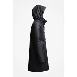 product/s/t/stutterheim_3233-1001_black_3.jpg