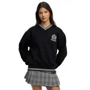 Damski sweatshirt z dekoltem w kształcie V Superdry Country Club Crest image-1
