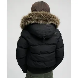 Casaco com capuz feminino Superdry Everest image-5
