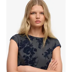 T-shirt in mesh con stampa donna Superdry image-3