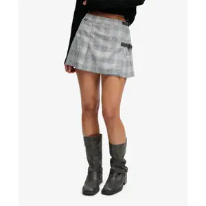 Γυναικείο κοντό πλισέ φουστάνι Superdry Athletic Essentials image-1