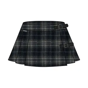 Plisseret nederdel til kvinder Superdry Athletic Essentials image-1