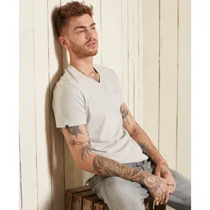 Camiseta orgánico con cuello de pico Superdry Vintage Logo image-2