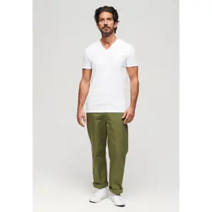 Camiseta con cuello de pico y logotipo bordado en algodón orgánico Superdry image-1