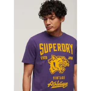 T-shirt com padrão Superdry Track And Field Athletic image-3
