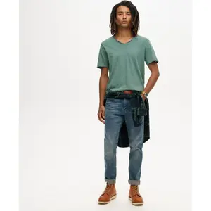 T-Shirt mit V-Ausschnitt und offenen Kanten Superdry image-2