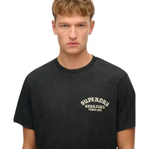 Camiseta holgada Superdry Neo Trad Tattoo image-3