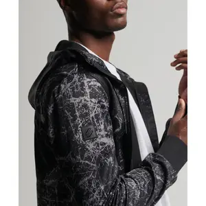 Jaqueta de fato de treino para desporto Superdry Tech Soft Shell image-4