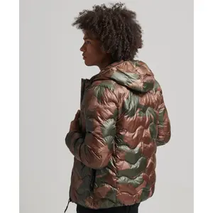 Plumífero con capucha Superdry image-2