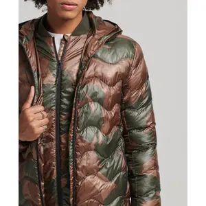 Plumífero con capucha Superdry image-3