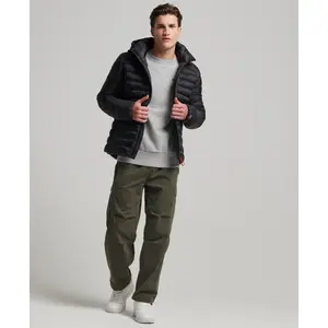 m5011821a-02a-daunenjacke-mit-kapuze-superdry-fuji-sport-schwarz