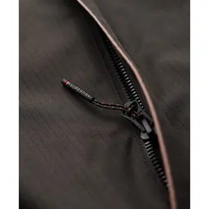 Chaqueta impermeable con capucha Superdry Yachter image-5