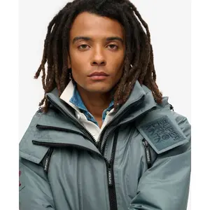 Corta-vento com capuz Superdry Mountain image-5