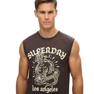 Camiseta sem mangas com estampa de tatuagem Superdry image-4
