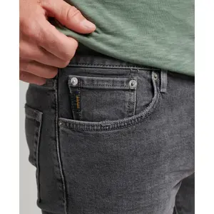 Pantalones pitillo Superdry image-5