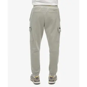 Spodnie dresowe z kieszeniami cargo Superdry Tech Logo image-4