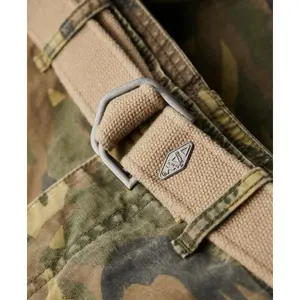 Pantaloni corti cargo con tasche Superdry Heavy image-3