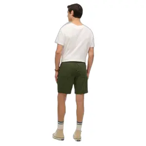 m7110479a-43e-kurze-essentials-superdry-walk-khaki