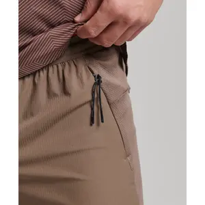 Short Superdry Train Hybrid image-2