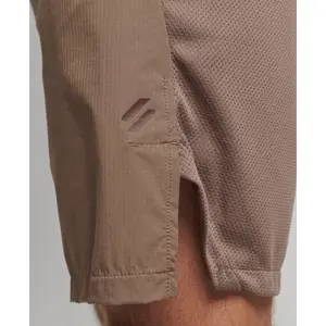 Short Superdry Train Hybrid image-3