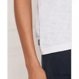 T-shirt met borstzakje voor dames Superdry image-5