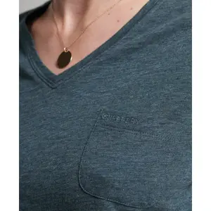 Organic cotton girl's v-neck and chest pocket t-shirt Superdry Studios image-2