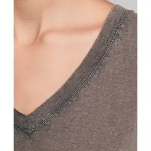 Organic cotton v-neck t-shirt for girls Superdry Essential image-2