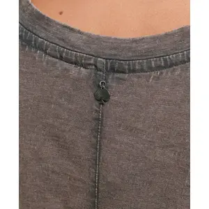 Organic cotton v-neck t-shirt for girls Superdry Essential image-4