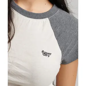 Maglietta in cotone biologico con maniche raglan e logo femminile Superdry Essential image-4