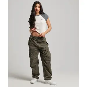 Maglietta in cotone biologico con maniche raglan e logo femminile Superdry Essential image-2