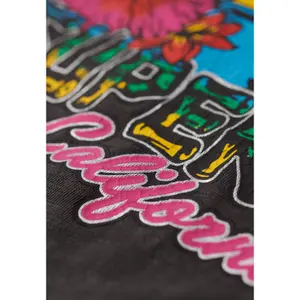 Camiseta de mujer Superdry Cali Sticker image-4