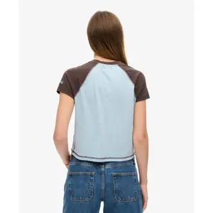 Camiseta ajustada de manga raglán para mujer Superdry Athletic Essentials image-3