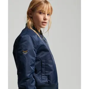 Casaco de mulher Superdry MA1 image-2