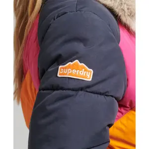 Kurze Daunenjacke Frau Superdry Retro Panel image-4