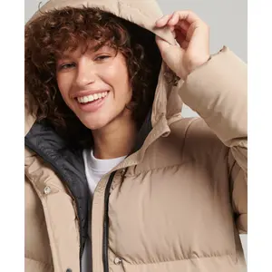 Plumífero largo con capucha para mujer Superdry image-3