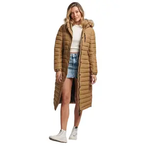 Plumífero largo y ligera con capucha de piel sintética para mujer Superdry image-0