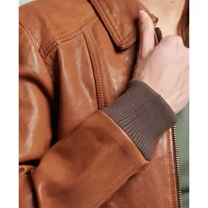 Casaco de cabedal estilo anos 70 para mulher Superdry image-3