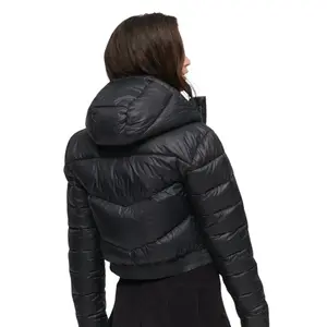 Plumífero corto con capucha para mujer Superdry Fuji image-2