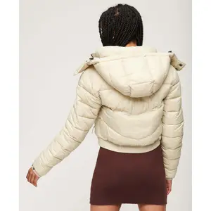 Plumífero corto con capucha para mujer Superdry Fuji image-2