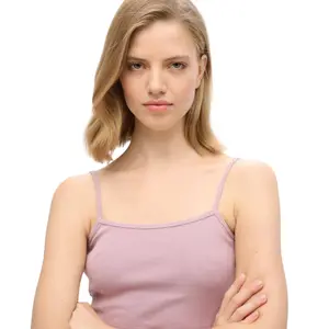 Top de canalé fino para mujer Superdry image-4