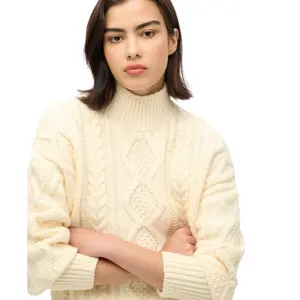 Jersey de cuello alto torsionado mujer Superdry image-4