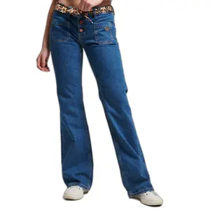 Vaqueros slim fit flare de algodón orgánico para mujer Superdry Vintage image-0