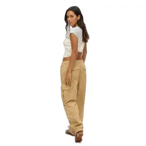 Spodnie baggy parachute oversize damskie Superdry image-3