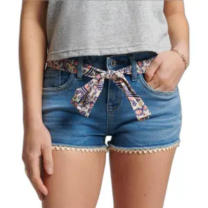 Mini-calções de renda feminina Superdry image-0